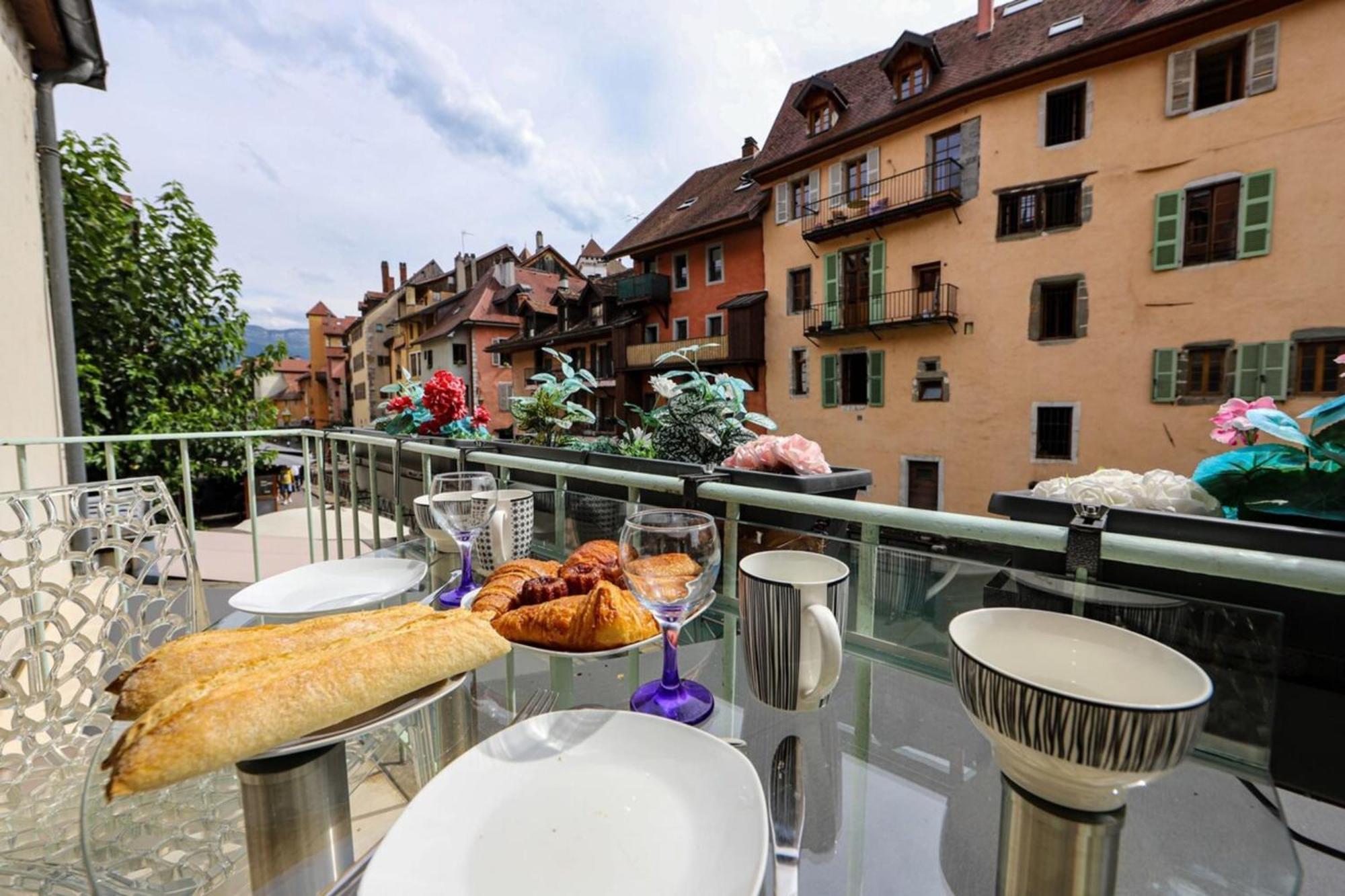 L'Eau Vive Jacuzzi Et Sauna En Vieille Ville 5 Annecy Exterior foto
