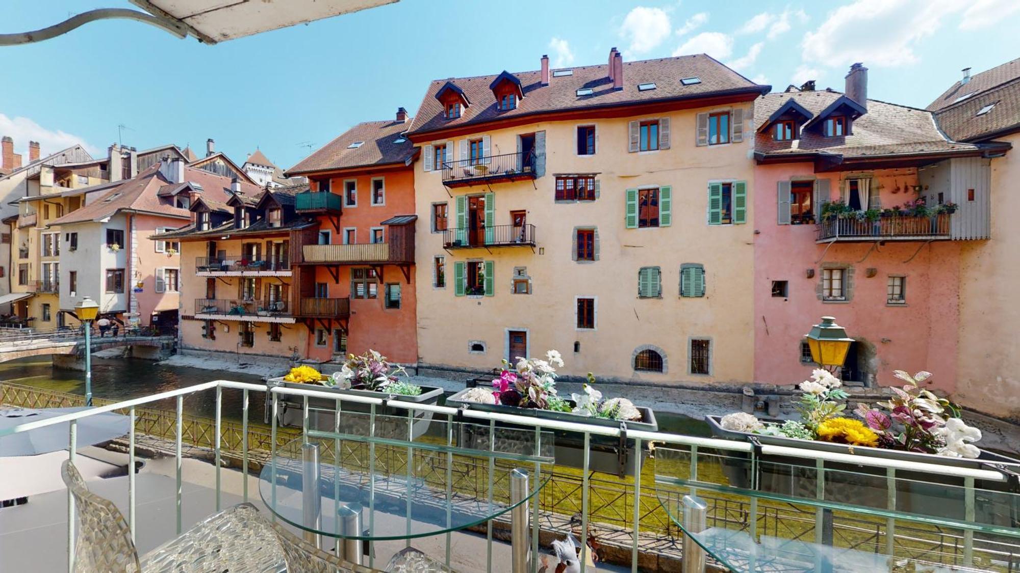 L'Eau Vive Jacuzzi Et Sauna En Vieille Ville 5 Annecy Exterior foto